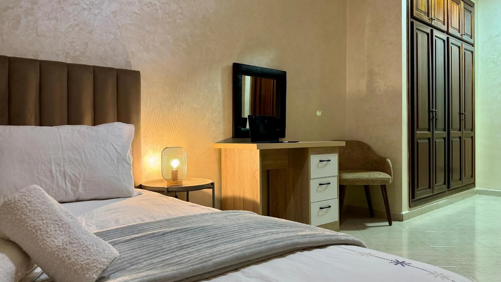 Casablanca Central Suites - Casa Port 0*,  Morocco